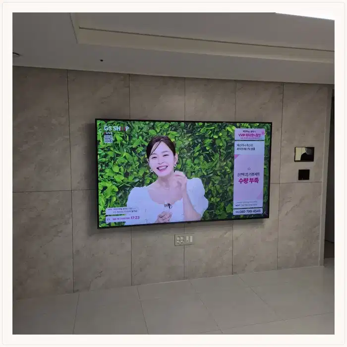 벽걸이TV 설치 참고 사진 · 브라운스톤 인터포레 설치 방식 안내